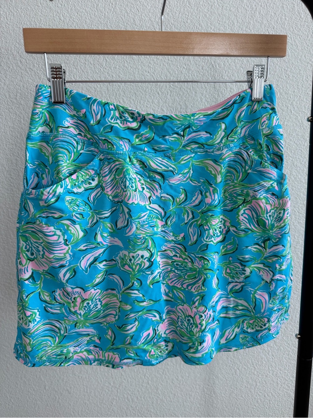 Lilly Pulitzer Luxletic Skort Size S Blue Pink Floral Golf Tennis Pickleball